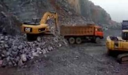 大挖掘机工作视频播放,高效施工的震撼展示