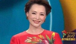 董卿07年主持救场视频,临危不惧，展现专业素养