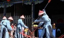 最新古代挨板子的视频,传统惩戒教育的历史瞬间