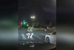 红灯视频,捕捉城市交通的流动与静止